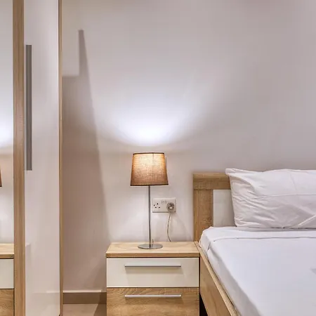 Appartement Modern 2 Bedroom Flat With Yard In Nbor1-1 Sliema
