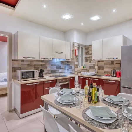 Appartement Modern 2 Bedroom Flat With Yard In Nbor1-1 *