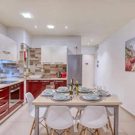 Modern 2 Bedroom Flat With Yard In Nbor1-1 Appartement Sliema