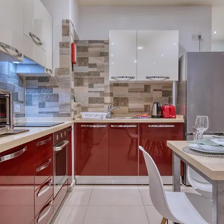 Modern 2 Bedroom Flat With Yard In Nbor1-1 アパート