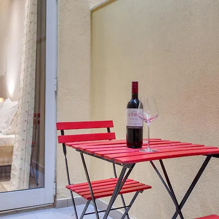 Modern 2 Bedroom Flat With Yard In Nbor1-1 *
