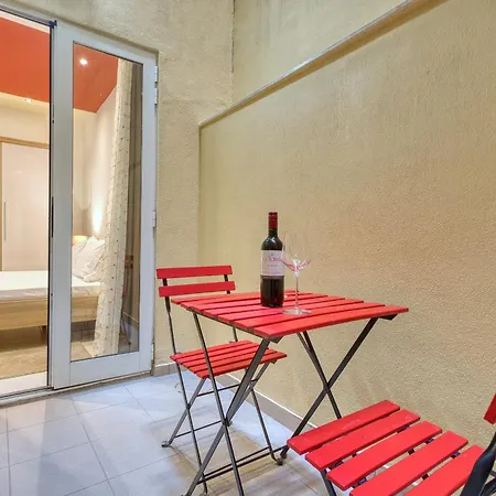 Modern 2 Bedroom Flat With Yard In Nbor1-1 *