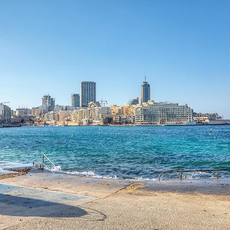 Modern 2 Bedroom Flat With Yard In Nbor1-1 Sliema
